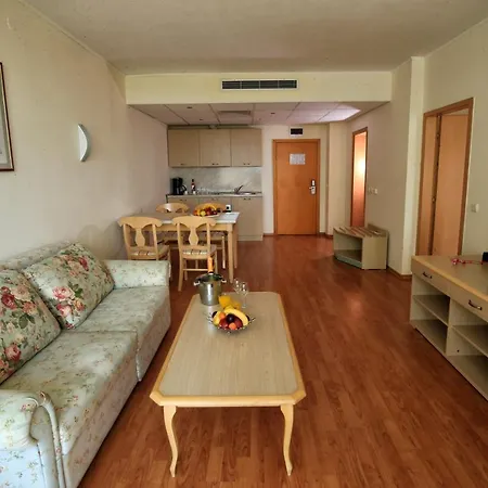 Grand Oasis Hotel 4*