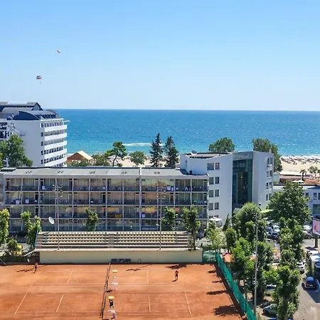 Grand Oasis Hotel 4*