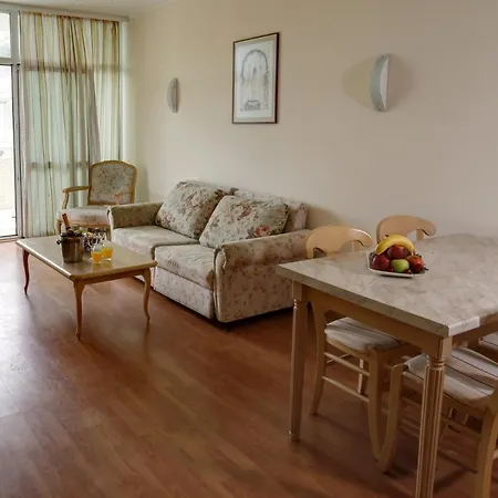 Grand Oasis Hotel