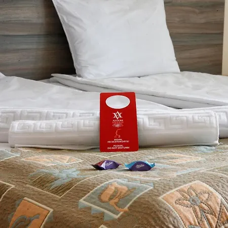 Grand Oasis Hotel