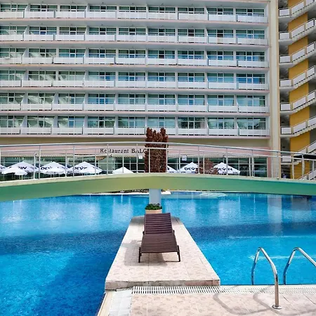 ホテル Grand Oasis 4*