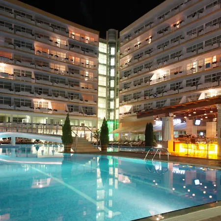 Hotel Grand Oasis