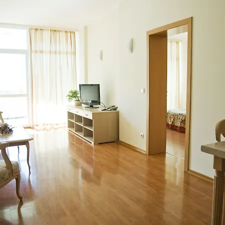 ホテル Grand Oasis 4*