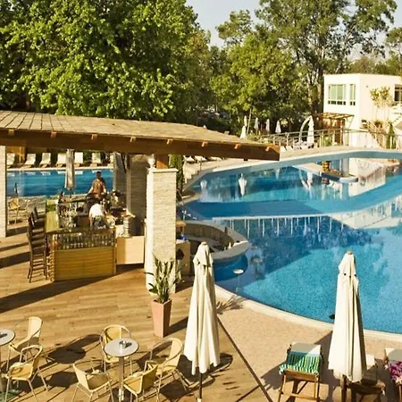 Hotel Grand Oasis