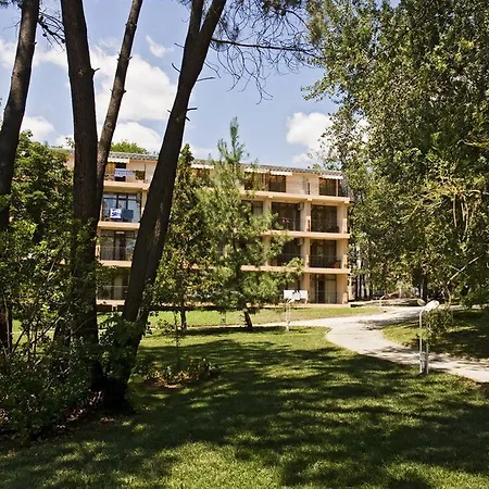 Hotel Grand Oasis