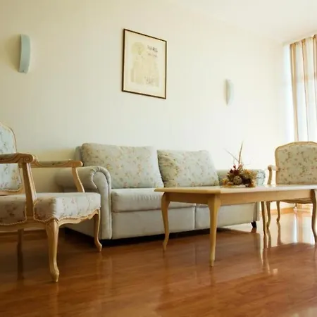 Grand Oasis Hotel 4*