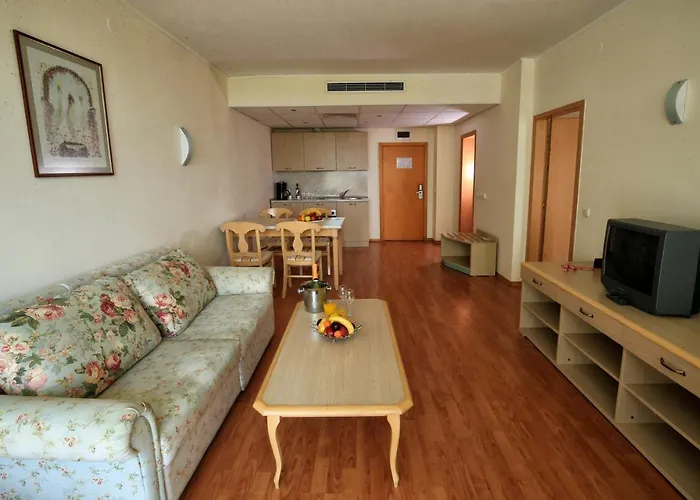 Grand Oasis Hotel 4*