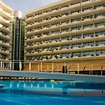 Grand Oasis