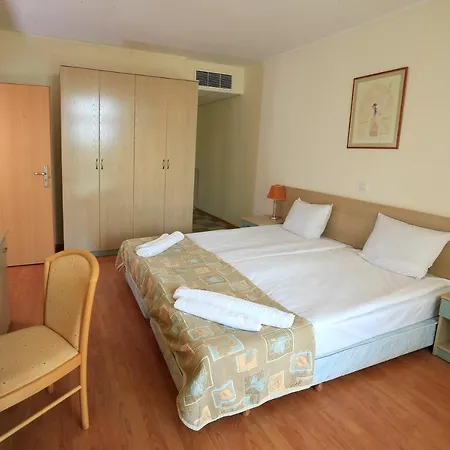 Grand Oasis Otel 4*