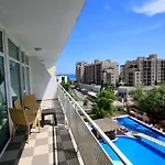 מלון Grand Oasis 4*