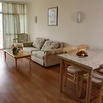 Grand Oasis מלון