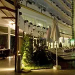 Grand Oasis מלון