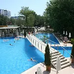 Grand Oasis מלון