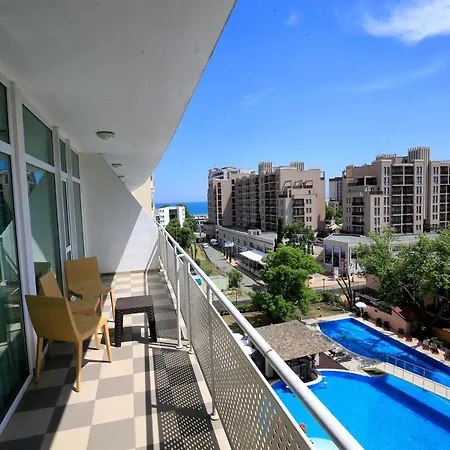 فندق Grand Oasis 4*