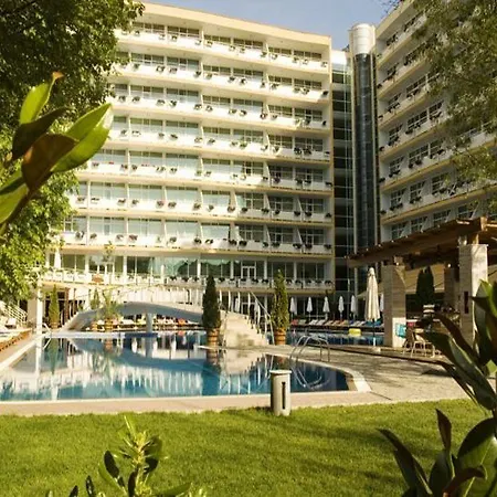 Grand Oasis Hotel 4*